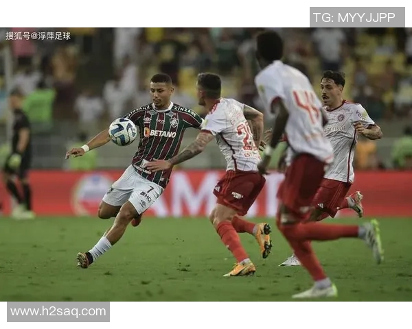 哈德斯非尔德主场迎战利物浦决战英超争夺激烈展开